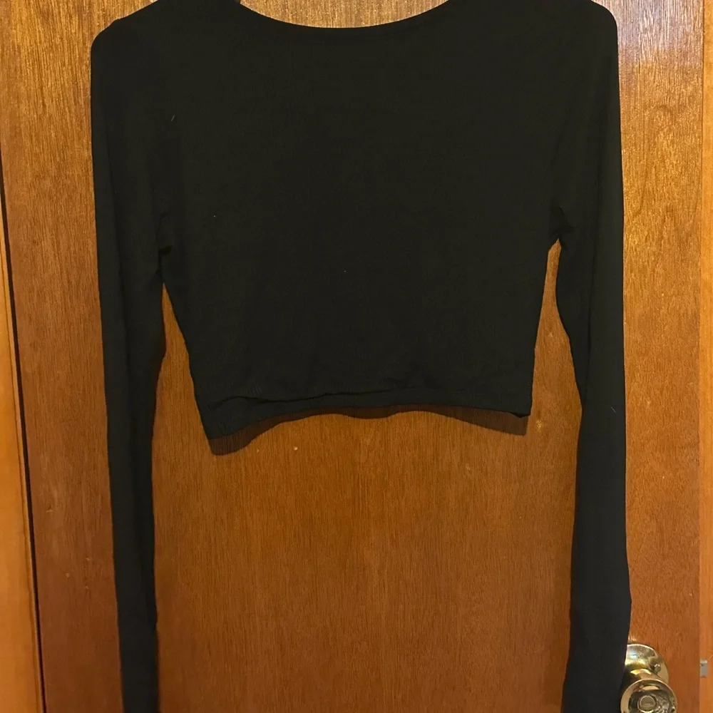 Stylish offline by aerie Black Long Sleeve Top- size M - Picture 2 of 5